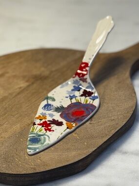 The Pioneer Woman Floral White Stoneware Cake Server